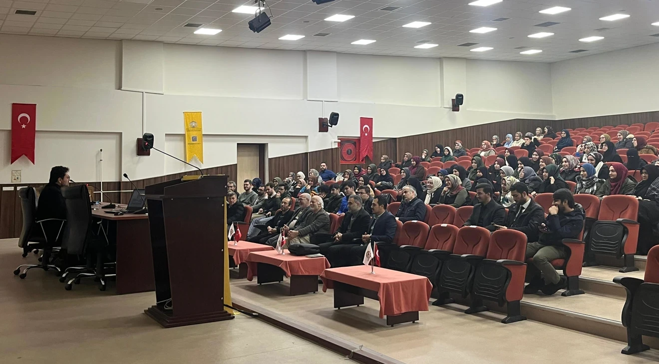 "Ravinin İzinde" konulu konferans gerçekleştirildi